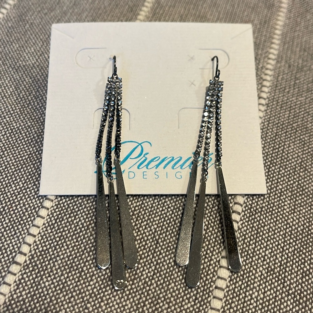 Brand new Premier Designs Rhinestone Chandelier Earrings